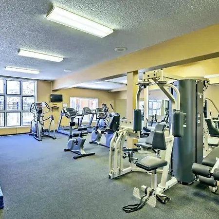 Doco Rocky Mountain Vacation Rental-Queen Studio With Resort Amenities-3