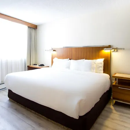 International Hotel Calgary-2