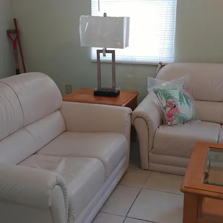 The Holiday Court Villas And Suites-3