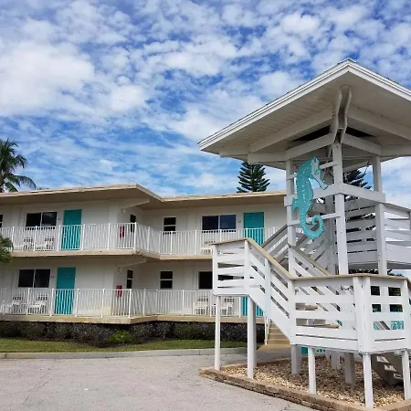 Carousel Beach Inn-3