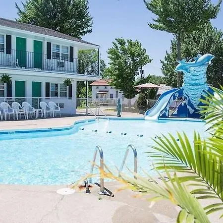 Colonial Motel-3