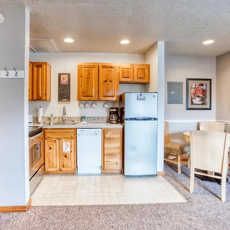 Beaches Inn | Puffins Place Cabana-2