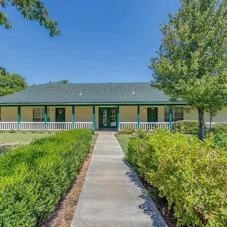 The Whispering Pines Inn-2