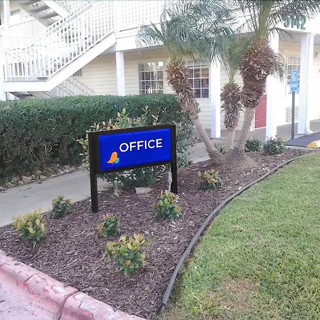 Intown Suites Extended Stay Select Corpus Christi Tx-2