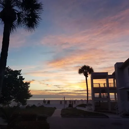 Carousel Beach Inn-2
