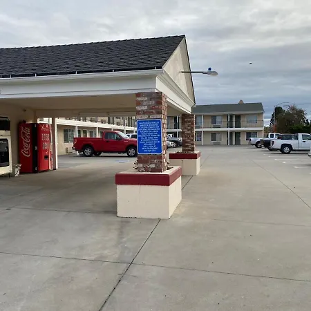 Colonial Motel-3