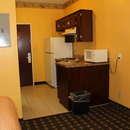 Magnolia Inn And Suites Southaven-3