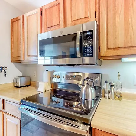 Marina Place 234-2