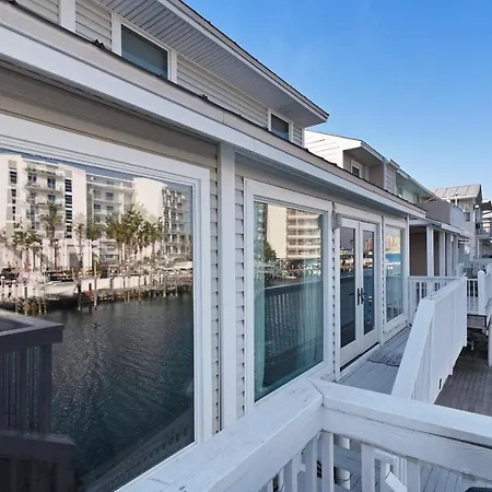 Canal Place #8-3