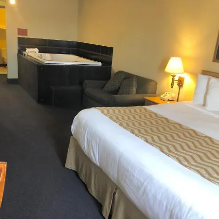 Travelodge By Wyndham Grand Island-3