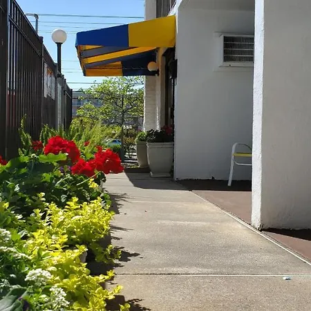 Sea Hawk Motel-2