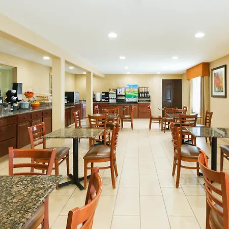 Days Inn & Suites By Wyndham Coralville / Iowa City-2