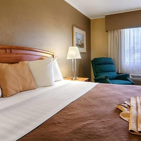Norwood Inn & Suites Mankato-3