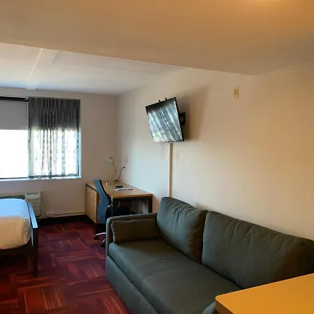 University Inn-3
