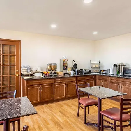 Mesilla Valley Days Inn & Suites-3