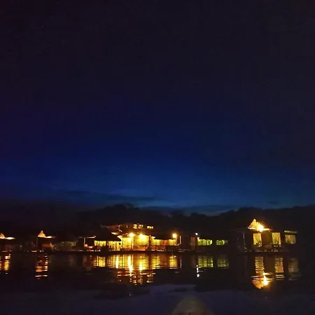 Amazon Oasis Floating Lodge-3