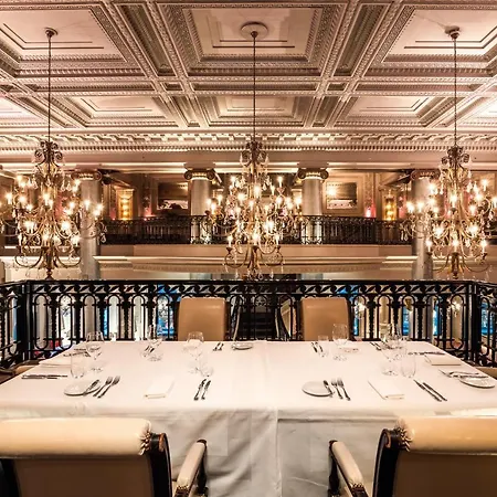 Hotel Le St. James Montreal-3