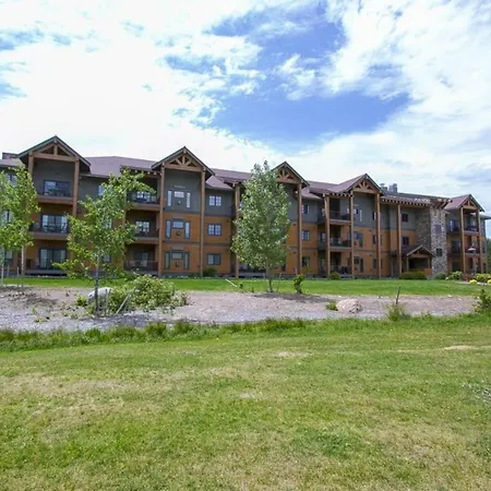 Trailhead Lodge #201-3