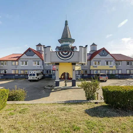 Oyo Hotel Branson Victorian Palace-2