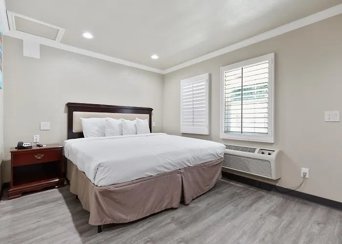 Le Blanc Inn & Suites El Monte