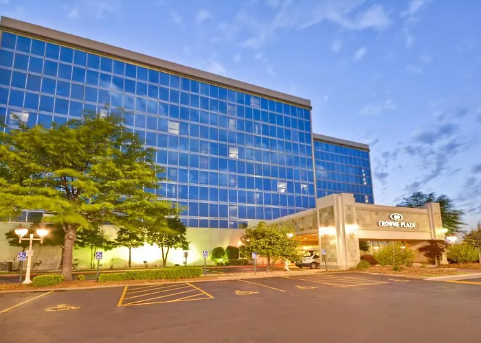Crowne Plaza Tulsa Hotel Southern Hills