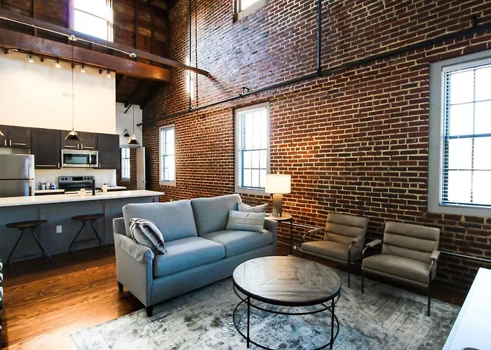 The Lofts At Downtown Salem Aparthotel