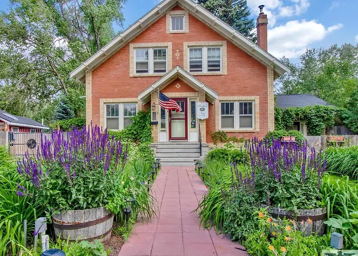 Robins Nest Bed & Breakfast Cody