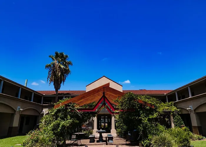 Vineyard Court Designer Suites Hotel College Station