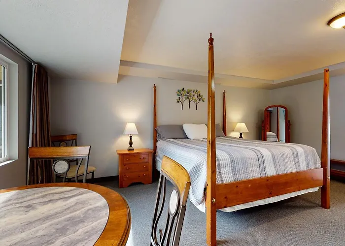 Deschutes Riverside Escape Hotel Bend