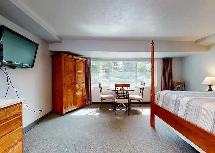 Deschutes Riverside Escape Hotel Bend