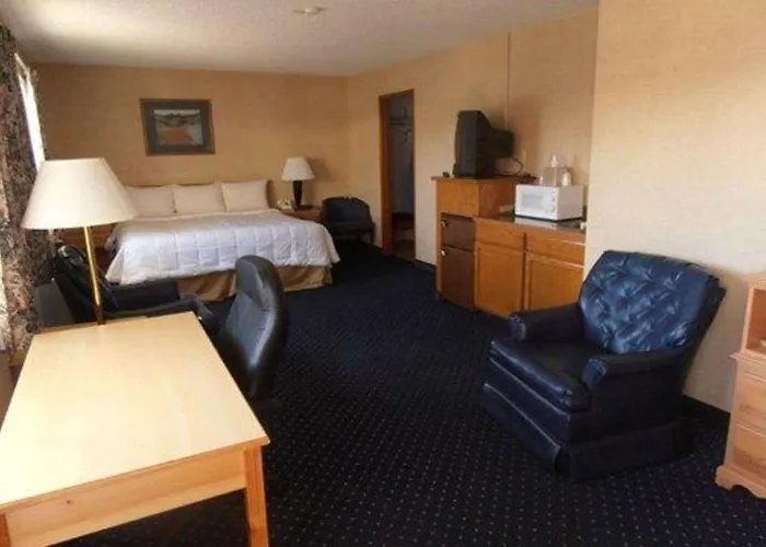 Econo Lodge Inn & Suites Central Medford