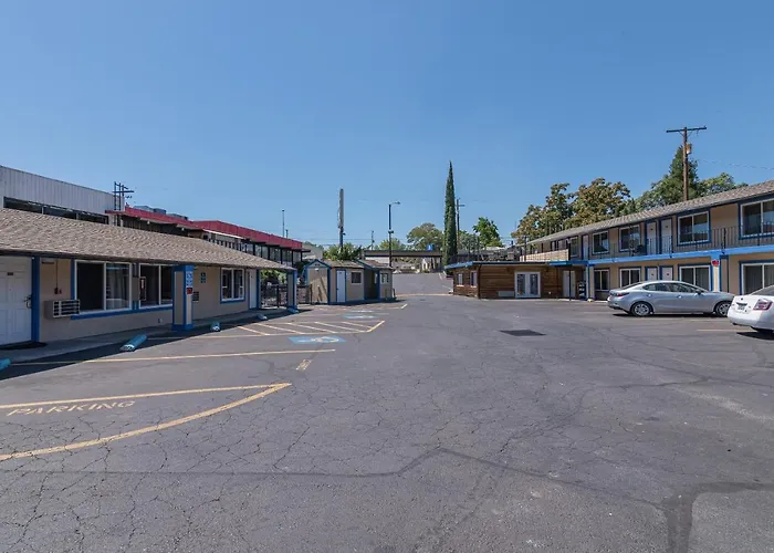 Cedar Lodge Motor Inn Medford