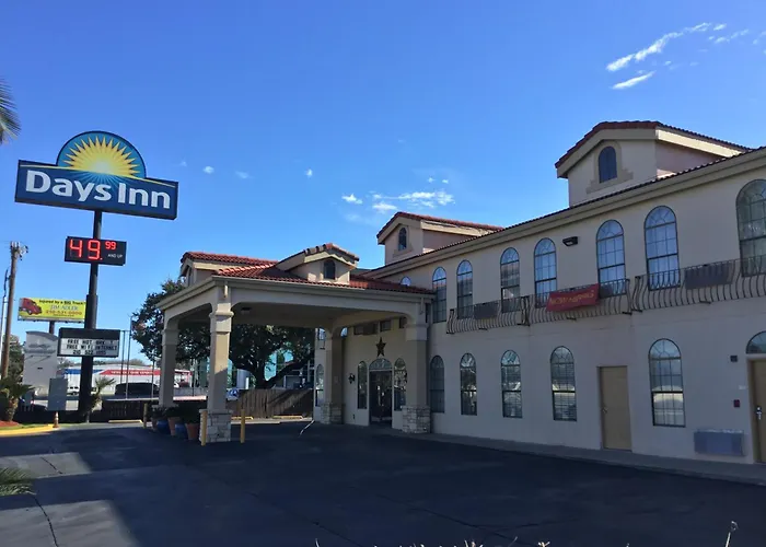 Days Inn By Wyndham Near Seaworld San Antonio