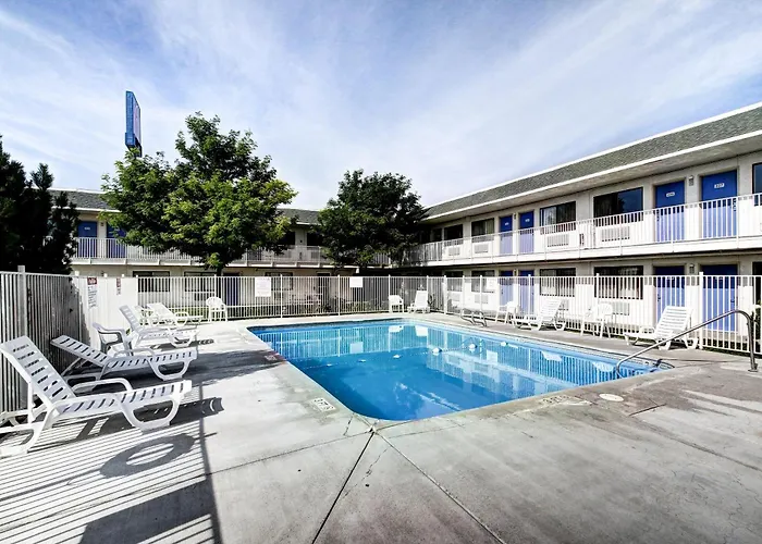 Motel 6 Wells