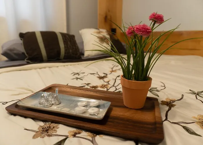 Trinity Escapes - Two Bedroom Two Bathroom Full Apartment Near Airport