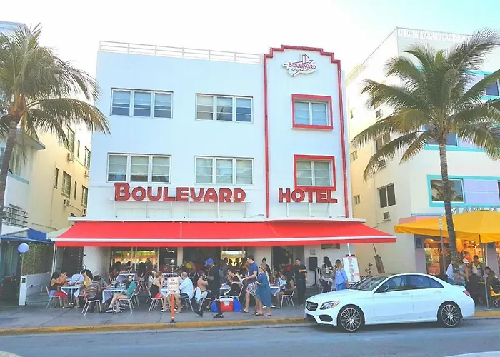 Boulevard Hotel