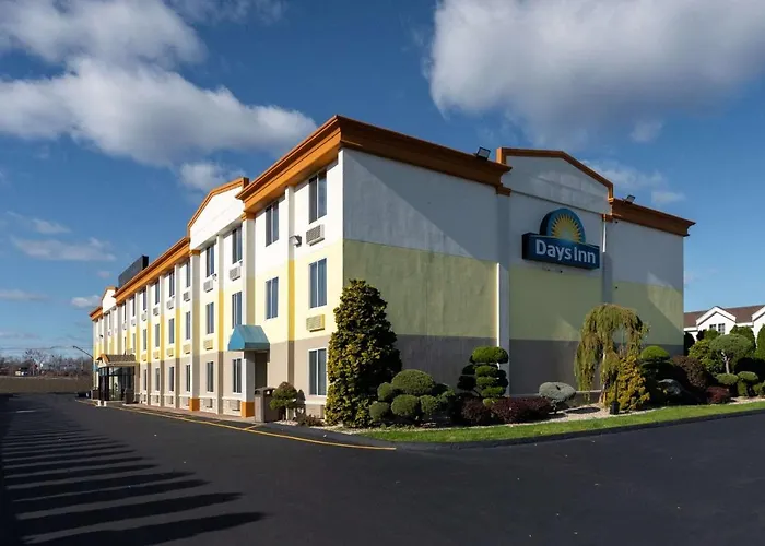 Days Inn By Wyndham Hartford/Closest Downtown