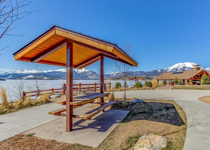 Lakeview Marina Place