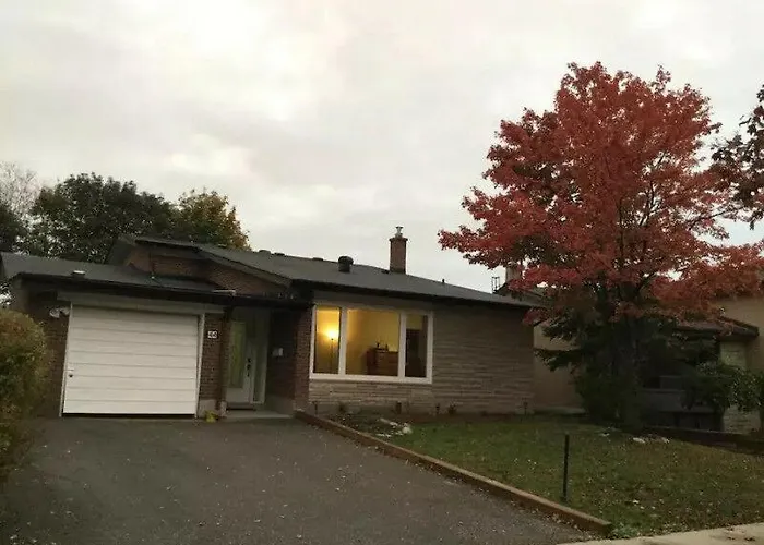 Private Rooms 5 Min Finch West Subway - York University Toronto