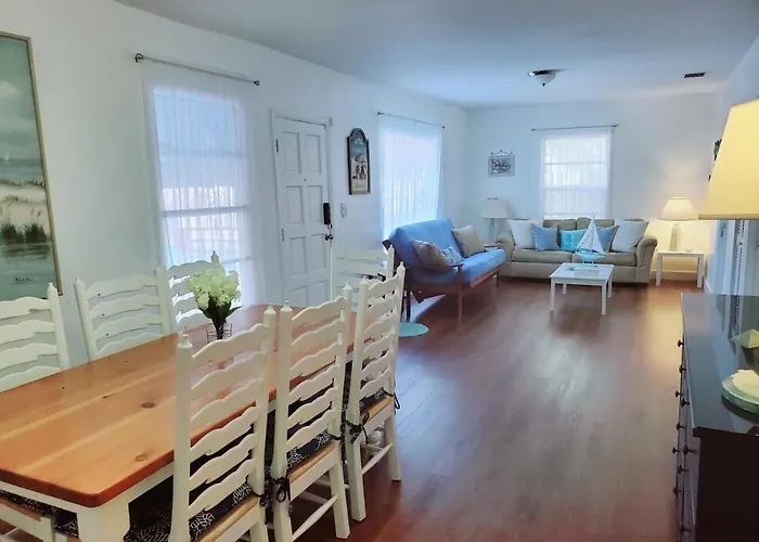 La Villa Azul - A Beachy Stay In Miami