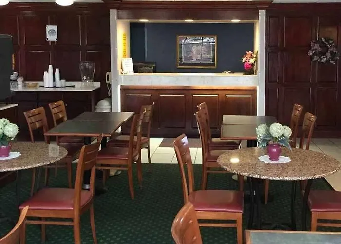 Astoria Hotel Danville West