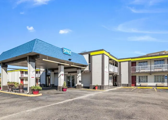 Econo Lodge Inn & Suites Terre Haute