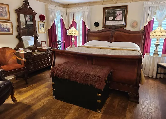 Red Bluff Cottage Bed & Breakfast