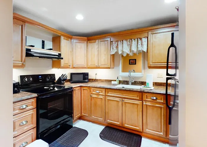 2G Village Way North Conway