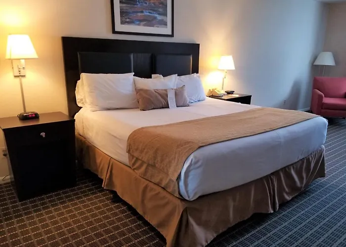 Ramada By Wyndham Washington Hotel