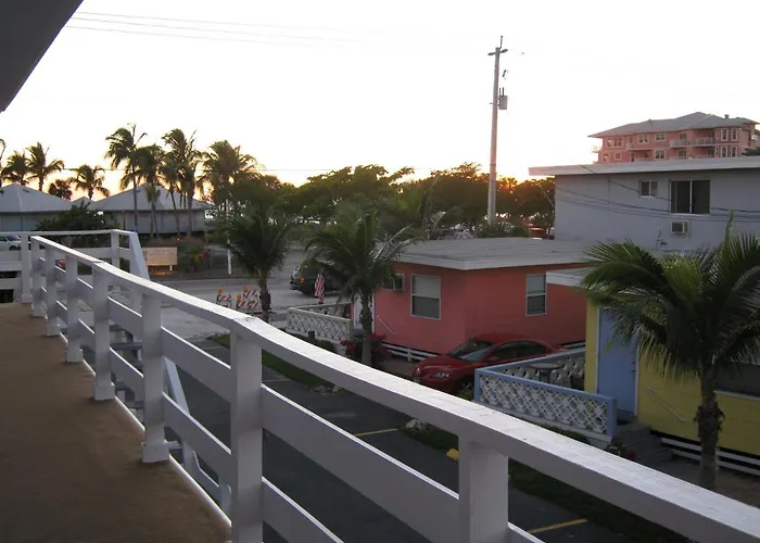 The Holiday Court Villas And Suites