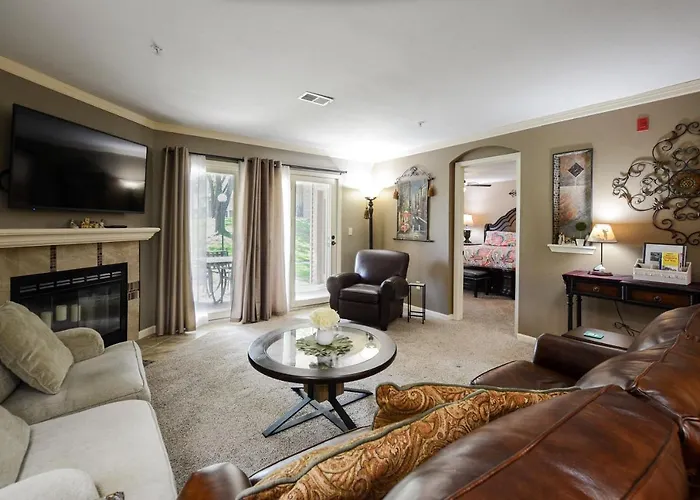 Thousand Hills Luxury Condos: Heart of Branson Retreat