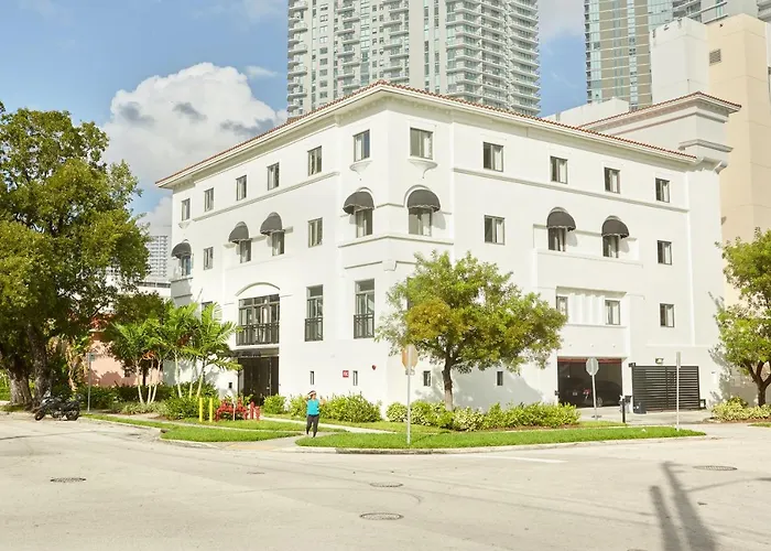 Sonder The Palace Doral