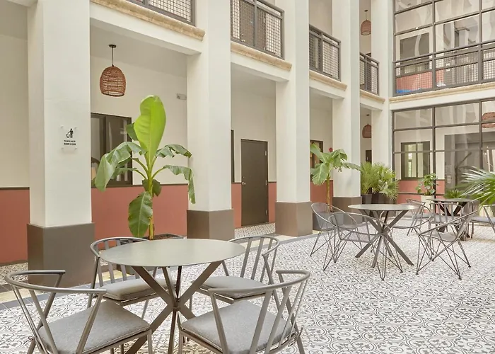 Sonder The Palace Doral
