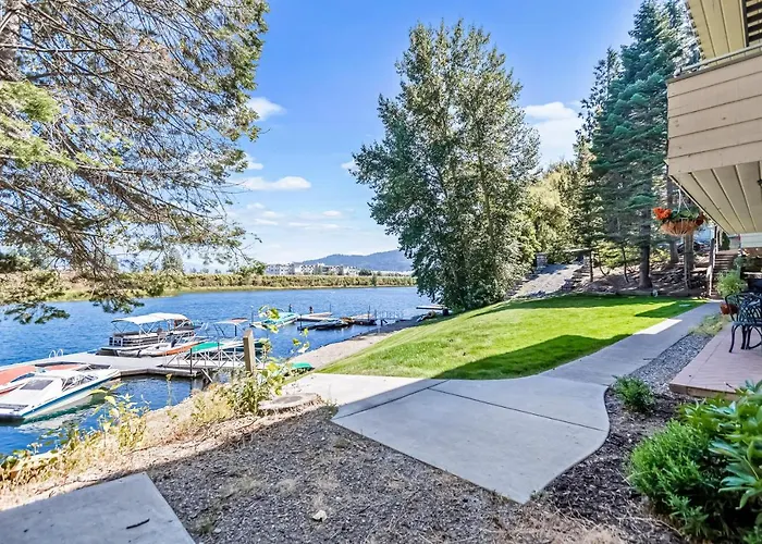 Driftwood Waterfront Gem Apartment Sandpoint